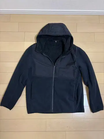 유니클로 남성용 후드 부착 블랙 자켓 ( M 사이즈 )