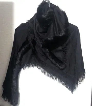 매킨토시 철학 퍼 블랙 숄