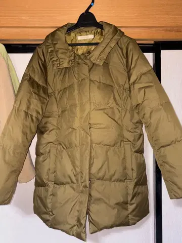 CROCODILE M 사이즈 다운 자켓 올리브 그린
