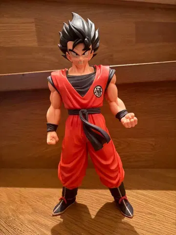 드래곤볼 손오공 계왕권 피규어