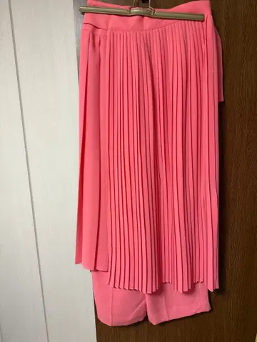 ADORE 플리츠 롱 스커트 + 이너 팬츠