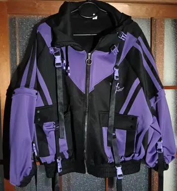 새상품급 지뢰계 블랙 x 보라색 아우터 가을/겨울