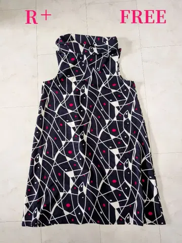 R+ 슬리브리스 무릎 기장 원피스 카울넥 기하학 패턴 라메 F