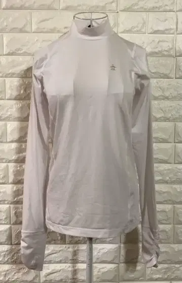 새상품급 먼싱웨어 이너 하이넥 M 사이즈 화이트