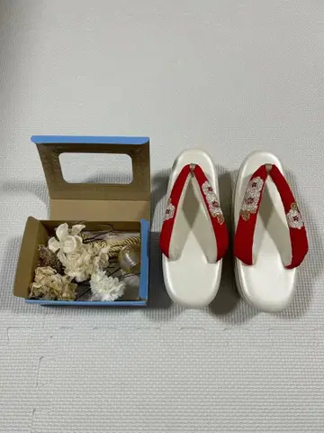 성인식 일본 나막신과 머리 장식