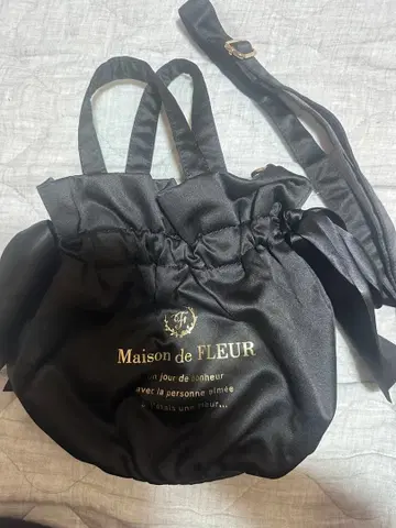 Maison de FLEUR 블랙 토트백
