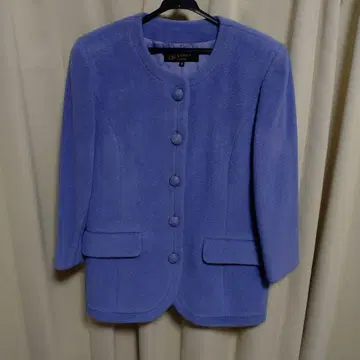 연보라와 스카이블루 사이의 색감 노카라 자켓 사이즈 9