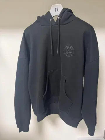 PSG 블랙 후드 부착 후드티