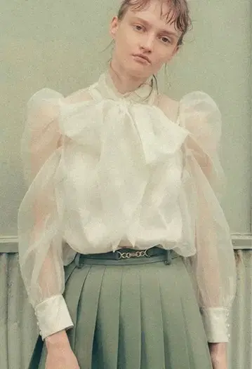 Lily Brown 블라우스