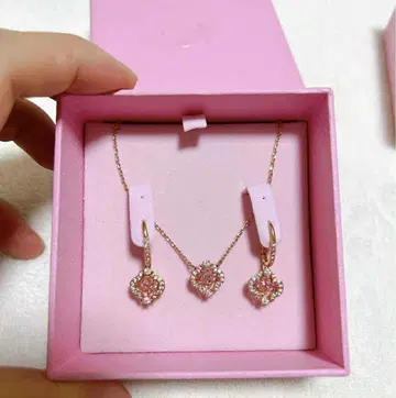 스와로브스키 Una 드롭 귀걸이 클로버, 핑크