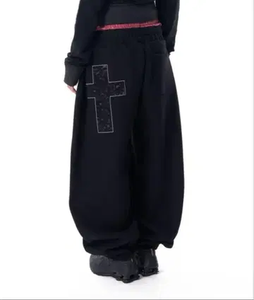 AAKAM Laced CROS2 Patch Sweatpants black