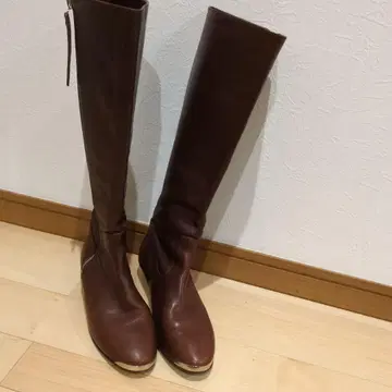 브라운 가죽 롱 부츠 메탈릭 토