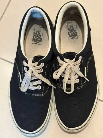 VANS 블랙 스니커즈