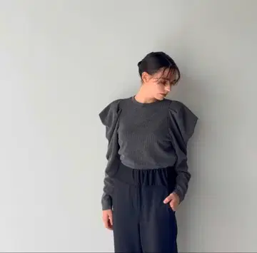 ella selectshop 파워 숄더 T 그레이