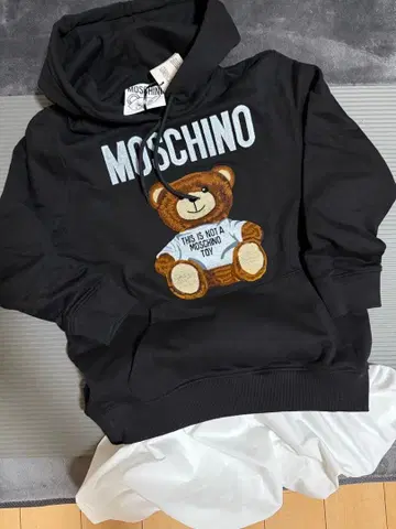 24시간 이내 발송 MOSCHINO 모스키노 곰 자수 블랙 후드티 쭈리