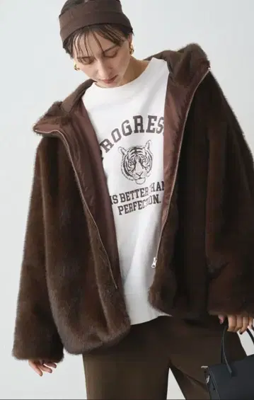 보아 자켓 후드 부착 브라운