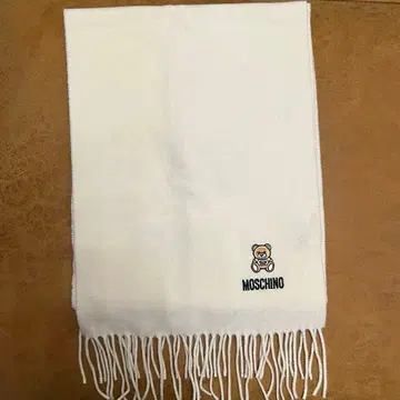 모스키노 머플러 테디베어 자수 울