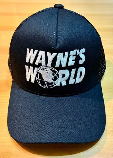 영화 WAYNE'S WORLD 웨인즈월드 자수 로고 메쉬 캡