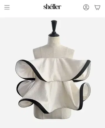 미사용 새상품 sheller 프릴 달린 슬리브리스 상의 화이트/블랙