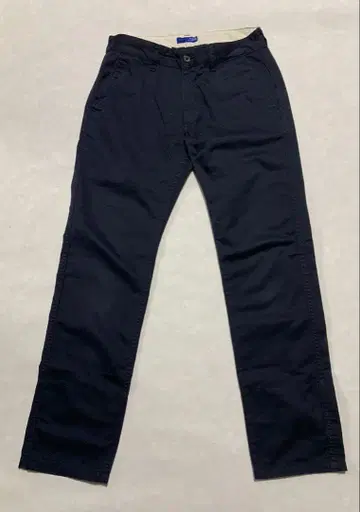 BEAMS 슬림핏 치노 팬츠