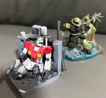 건담 디오라마 피규어 [ 짐 & 자쿠 ]