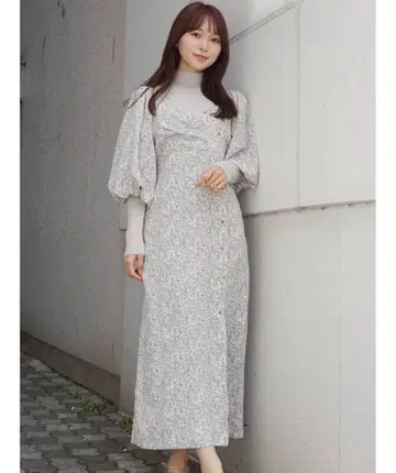 [미사용 새상품] MERCURYDUO 플라워 니트 도킹 파워숄더 원피스