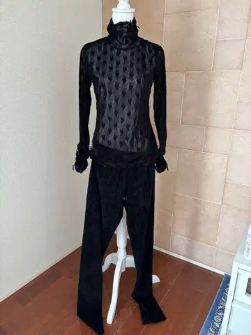 잉게보그 겨울 블랙 터틀넥 레이스 레깅스 셋업 미사용품