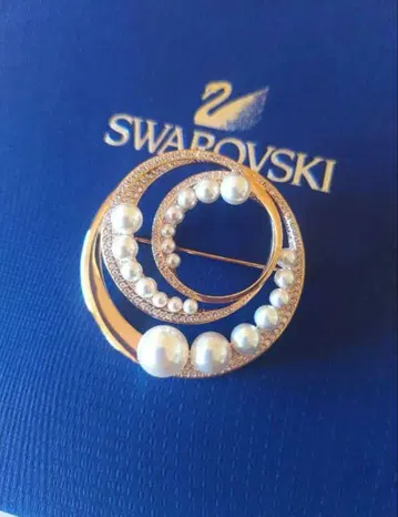 SWAROVSKI Fundamental 펄 브로치 스와로브스키