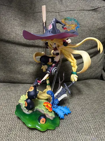 마녀와 백기병 늪의 마녀 메탈리카 1/8 스케일 피규어