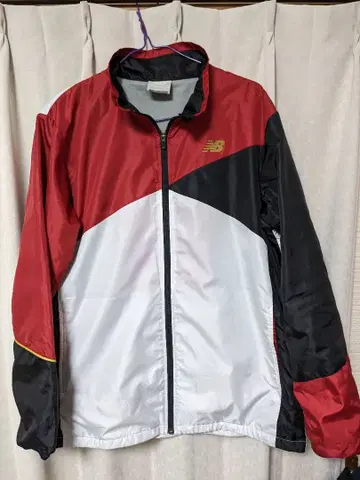 뉴발란스 나일론 자켓 레드/화이트/블랙