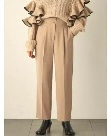 비즈니스 코디 [ 새상품급 ] Lily Brown 턱 슬랙스