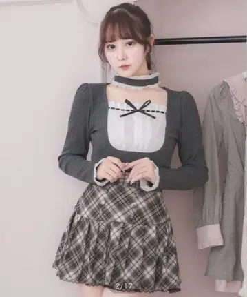 pium 라운드 프릴 초커 티셔츠