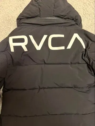 RVCA 블랙 다운 자켓 XS