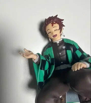 스와라세타이 리얼 카마도 탄지로 피규어