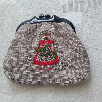 새상품 쿠게 미치코 푸치포앙 가마구치 파우치. 티롤리안