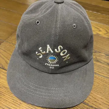 SEASON FREEDOM CO 브라운 캡
