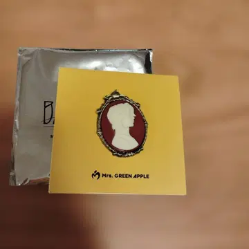 Mrs. GREEN APPLE 못쿤 핀 배지