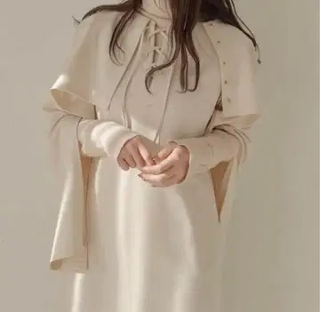 Alumu 레이스업 넥 롱 원피스