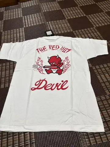 THE RED HUT Devil 셔츠