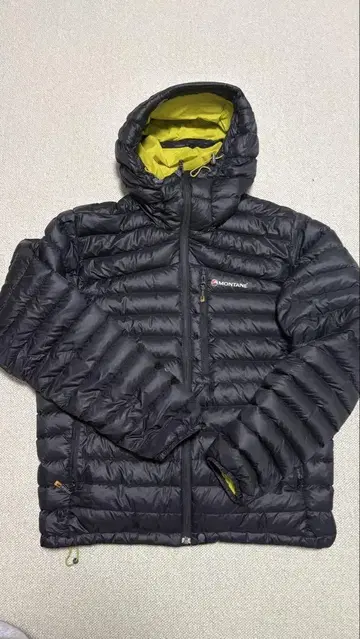 블랙 다운 자켓 후드 부착