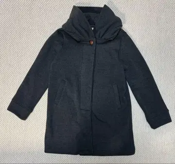 후드 부착 다크 그레이 울 코트