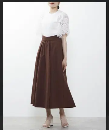 새상품급 티아라 TIARA 스커트