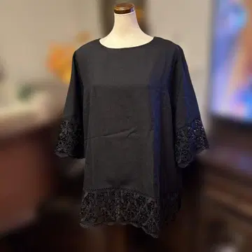 레이스 달린 블랙 상의
