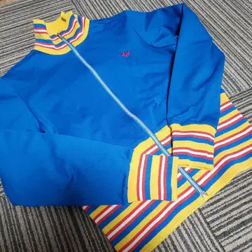 개성 있는 adidas 파랑 저지 M 사이즈