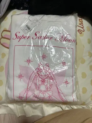 세일러문 후드 맨투맨 속기모 있음