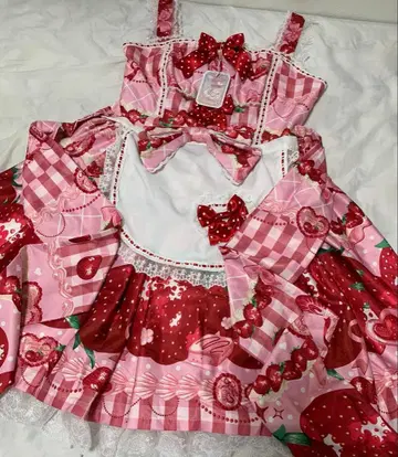 Epetice Strawberry Cream 오버롤 스커트 L 사이즈