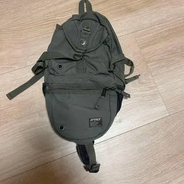 AVIREX 바디백 올리브 그린