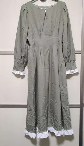 엑시즈팜 시크 원피스 카키