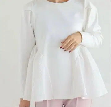 미사용에 가까운 핏모아 긴팔 페플럼 자카드 상의