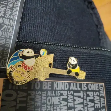 하드록 카페(Hard Rock Cafe) 우에노 팬더 핀